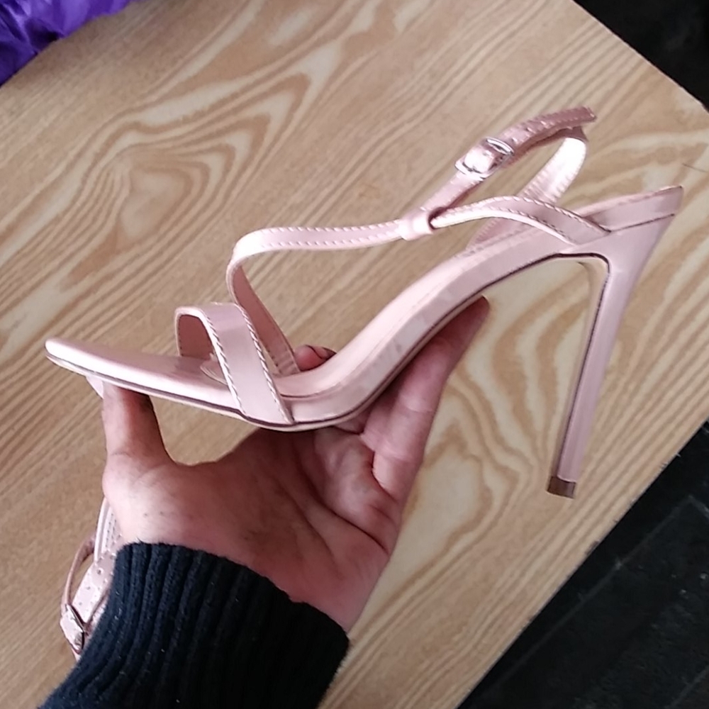 Heels - Picture 5 of 5